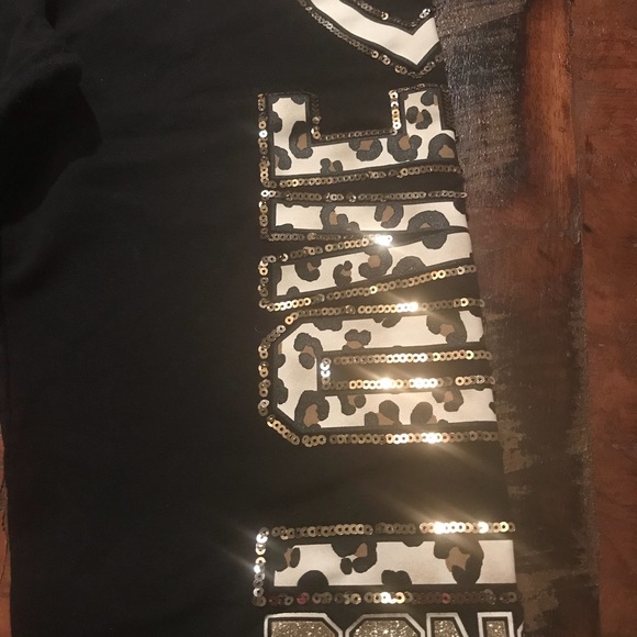 🎀 - Picture 2 of 3